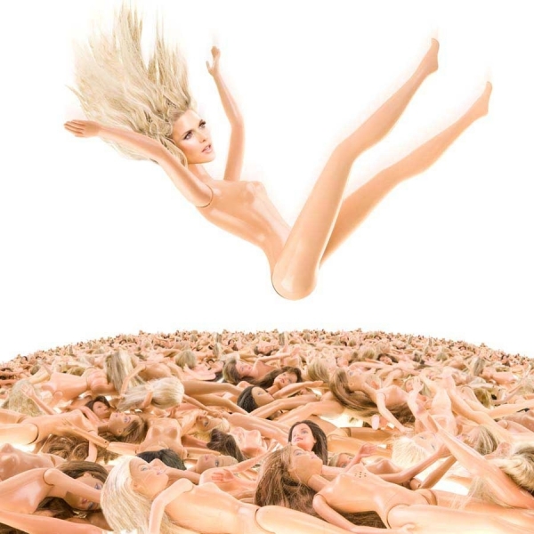 Photograph Alvaro Ras The Barbie Girl on One Eyeland